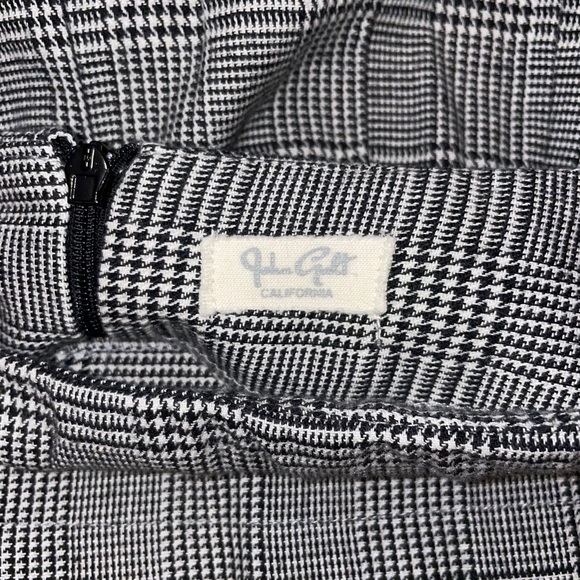 brandy melville black white and grey cara skirt - Picture 2 of 2